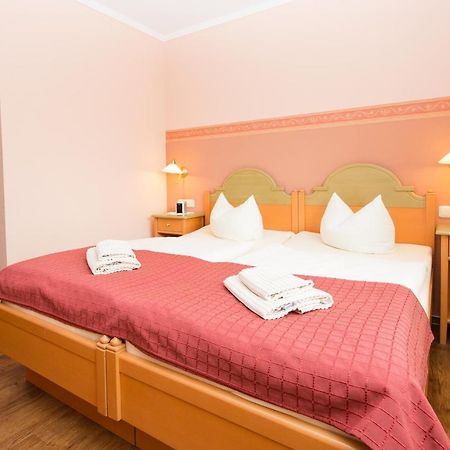 Hotel Garni Am Deich Zingst Exterior foto